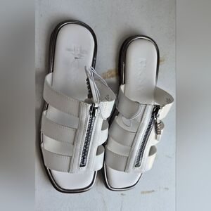 DKNY White Zippered Sandal NWT Women's Size 7 1/2
